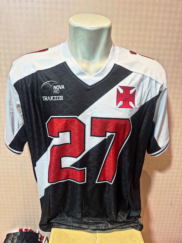 12E2F3C8-4CF5-4C61-A570-AE7C153D9FF3